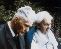 R. Nägele und P. Kälberer im Garten (1970?)